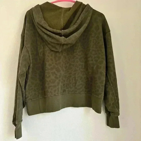 Nike Women's Dri-FIT Get Fit Leopard Print Pullover Hoodie - XS - Picture 4 of 6